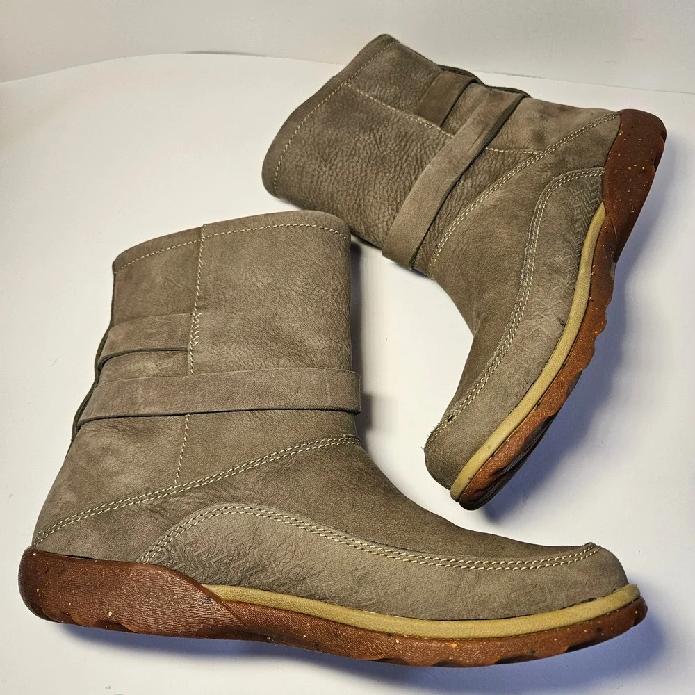 Chaco Hopi Sandstone Womens 8 Leather Wool‎ Mid Calf Buckle Boots Taupe